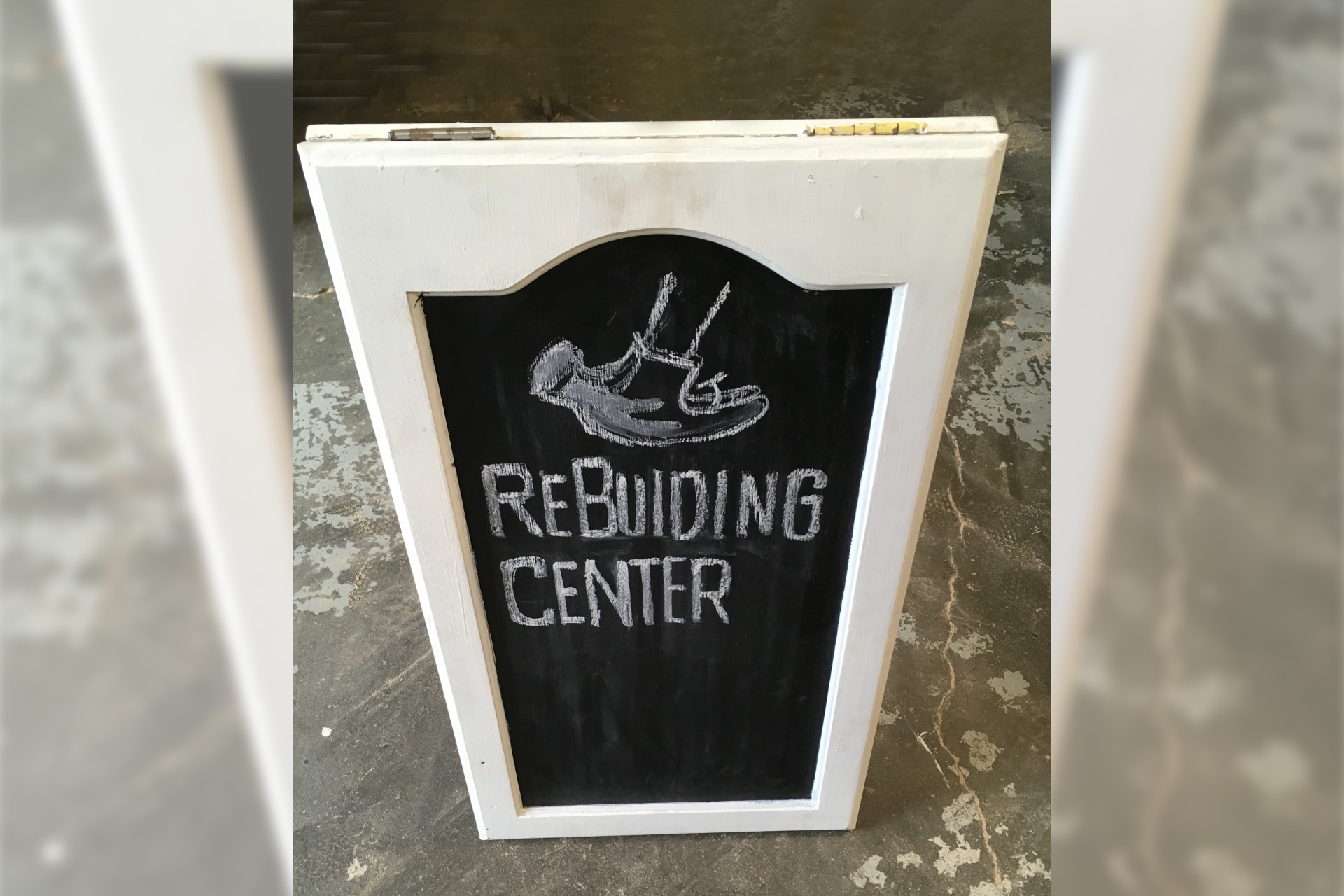 Link image of signboard